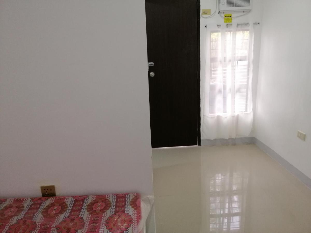 딸락 Katrina'S Dorm 호스텔 외부 사진
